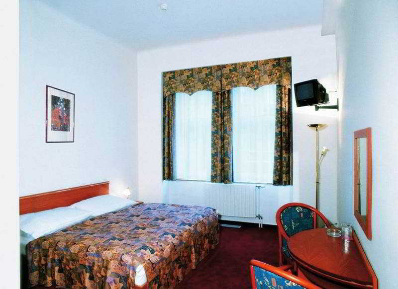 Club Hotel 3*